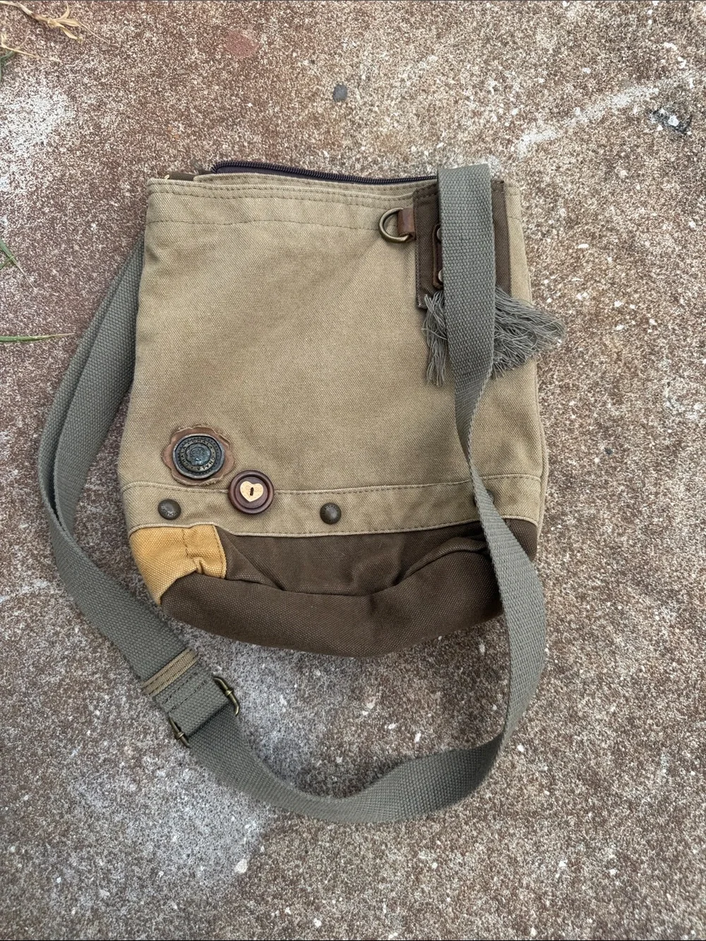 CHALA Canvas Crossbody Messenger Bag in Olive and Brown